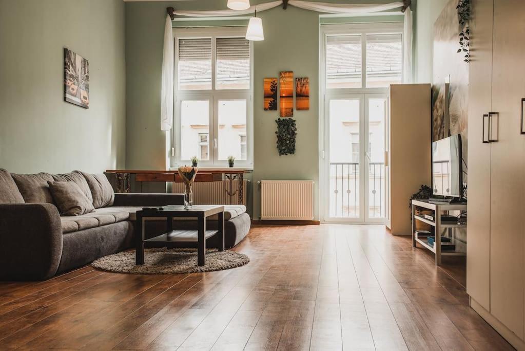 Main Street Apartment / Heart Of Bp Budapest Exterior photo